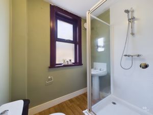 bathroom - click for photo gallery